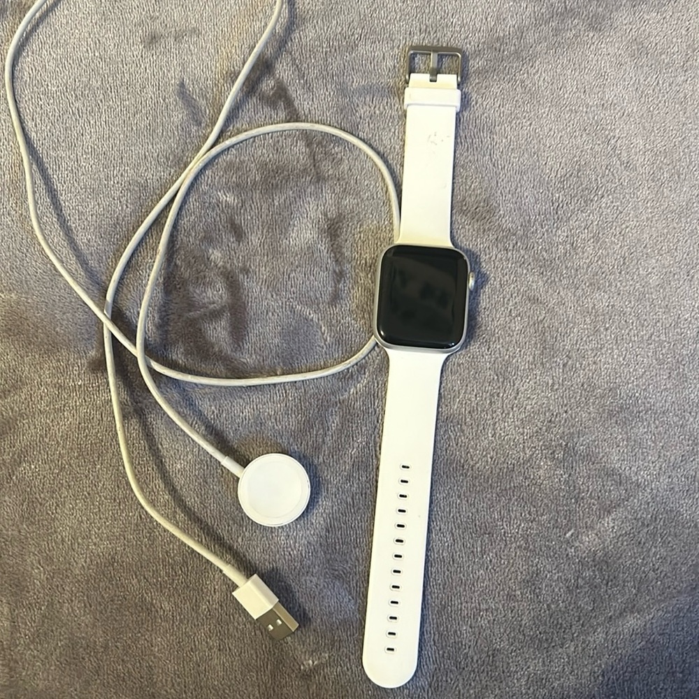 Apple Watch - Picture 2 of 5